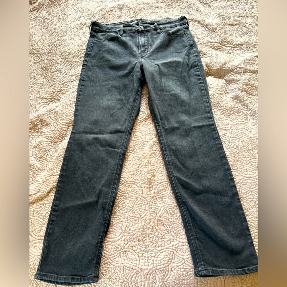 Old Navy High Rise Wow Straight Black Jeans - EUC!